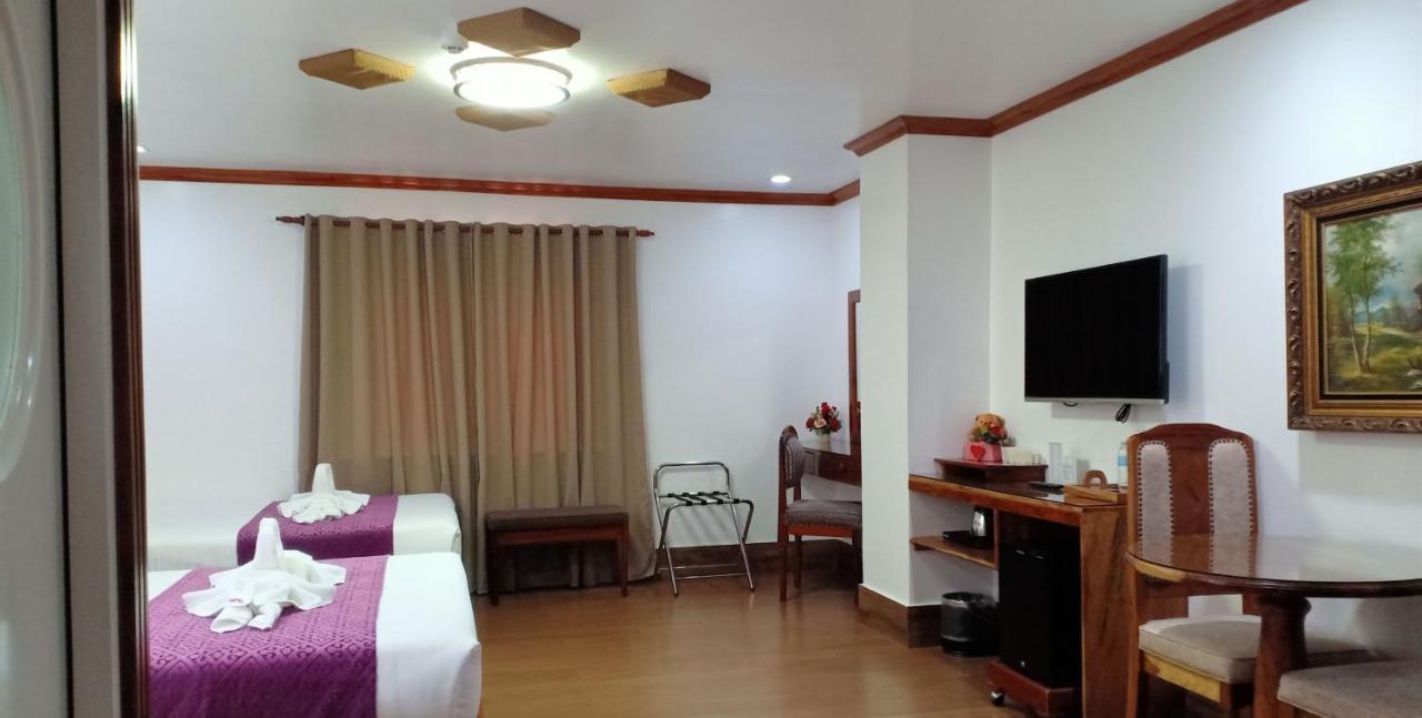 Cln Boutique Hotel 따끌로반 외부 사진