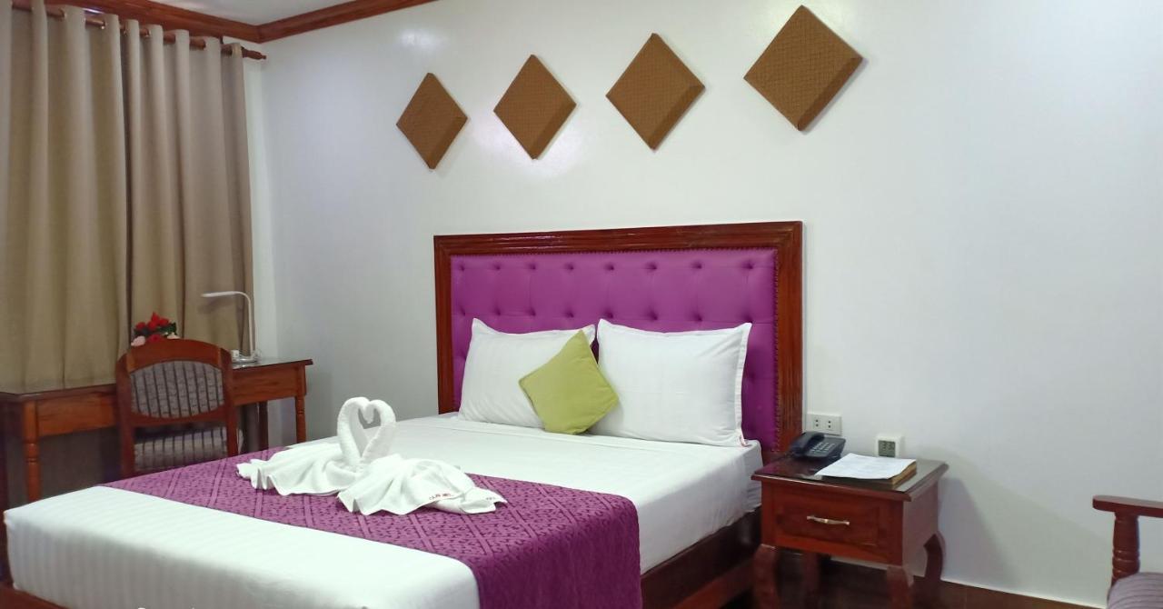 Cln Boutique Hotel 따끌로반 외부 사진