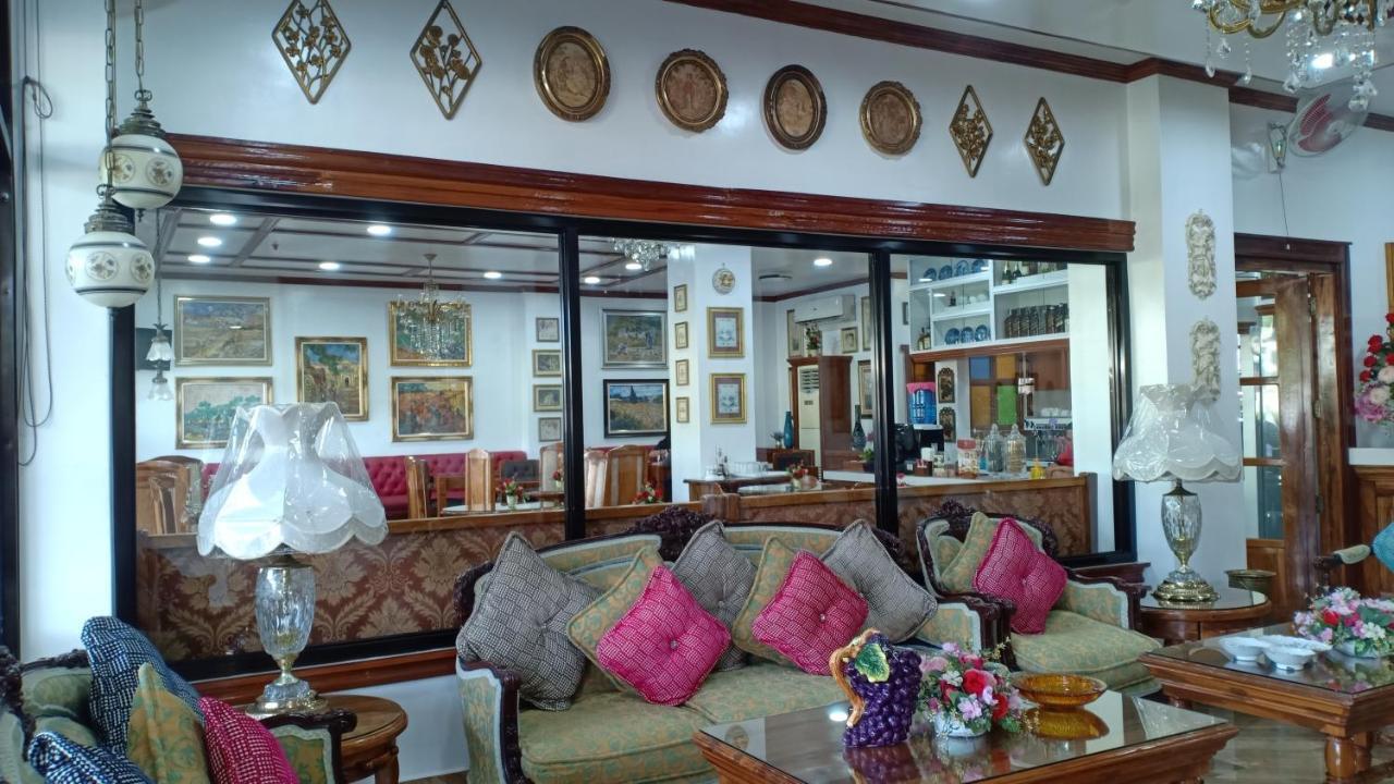 Cln Boutique Hotel 따끌로반 외부 사진