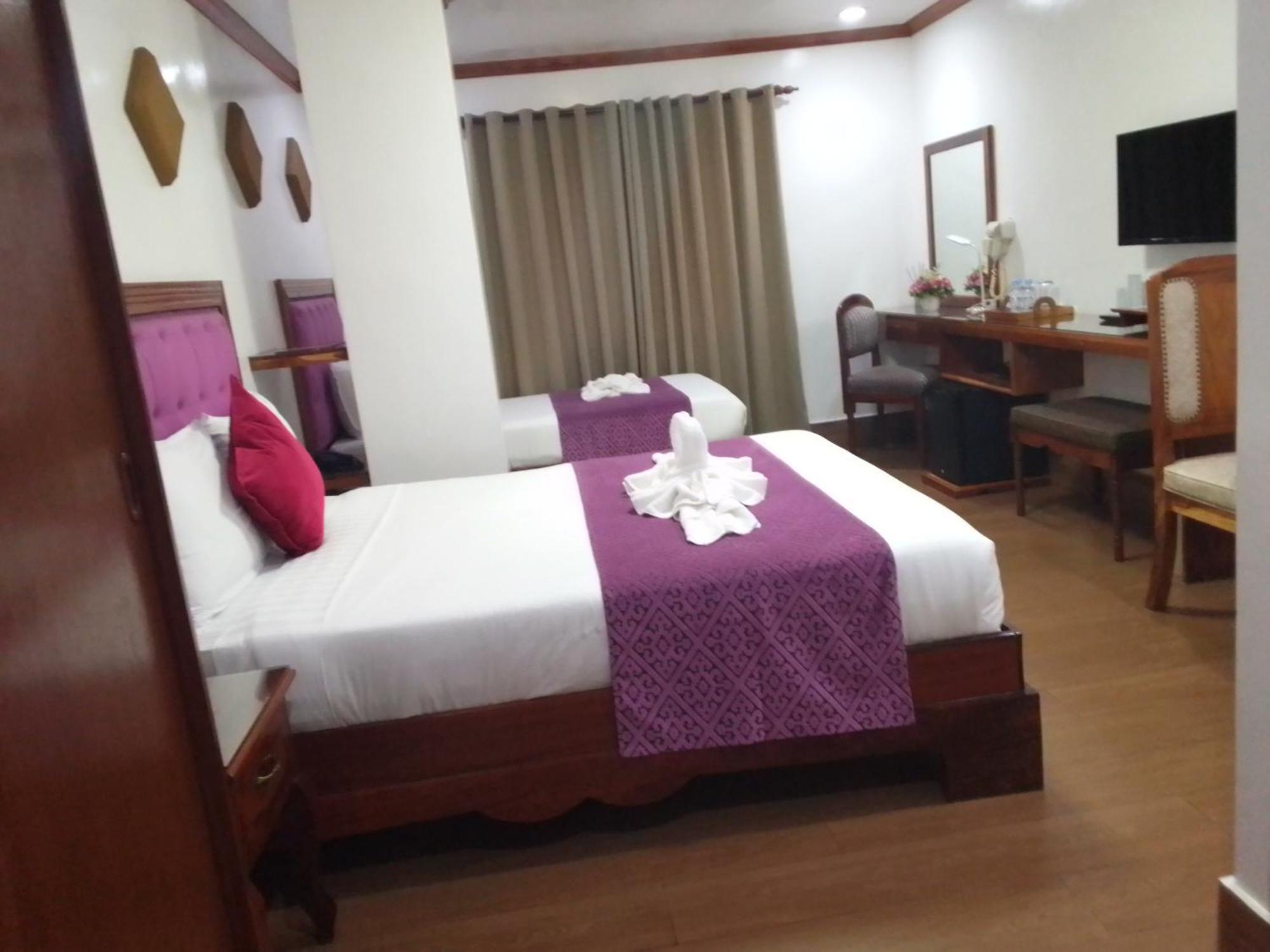 Cln Boutique Hotel 따끌로반 외부 사진